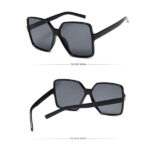 Päikeseprillid Square black sunglasses T 2