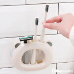 Hambaharjade hoidja Tooth brush holder bear